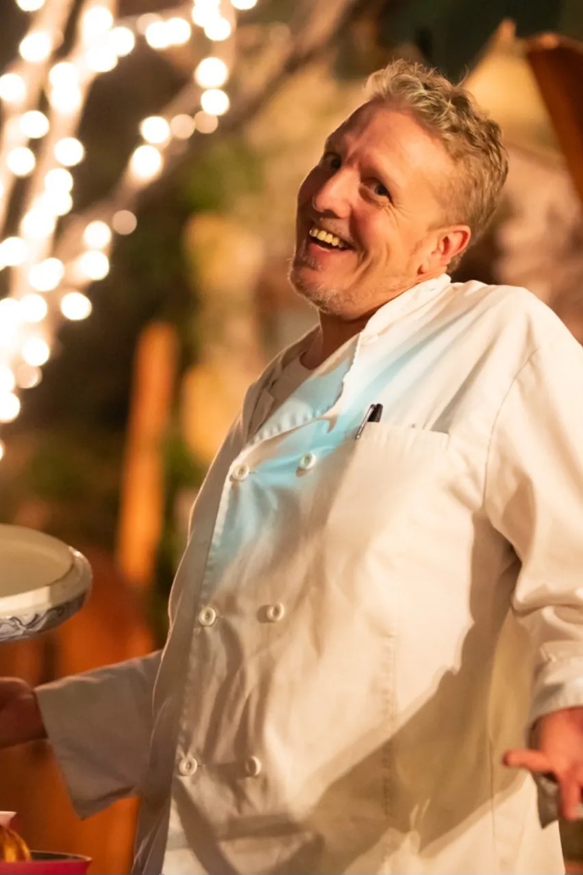 Image alt description