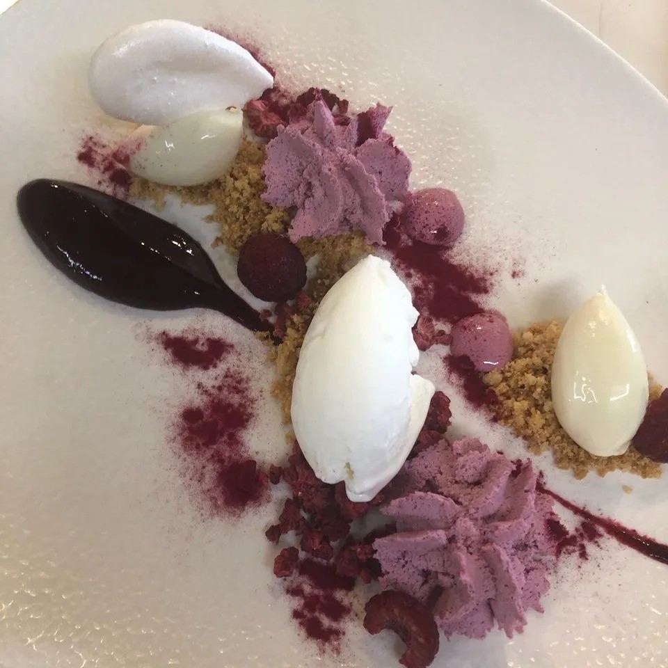 Image alt description