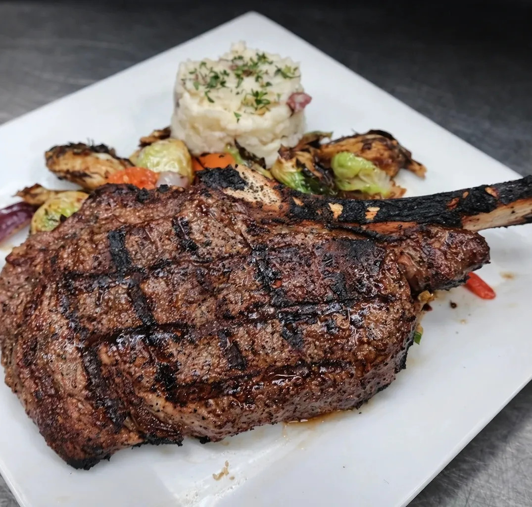 Image alt description