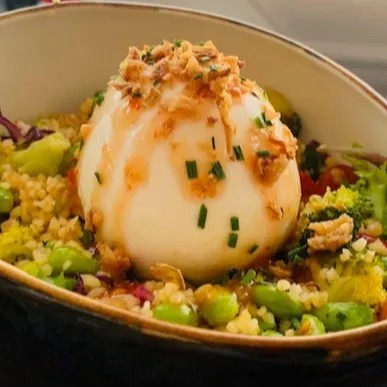 Image alt description