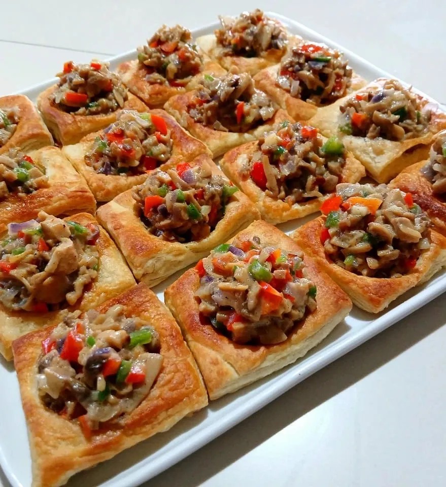 Image alt description