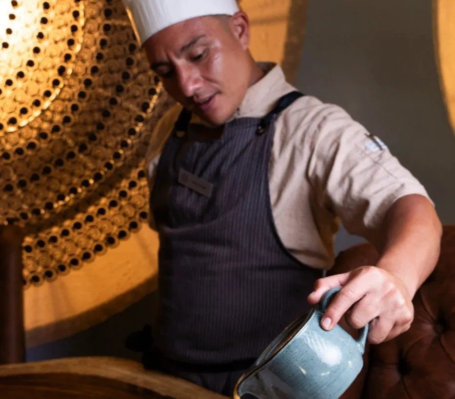 Image alt description