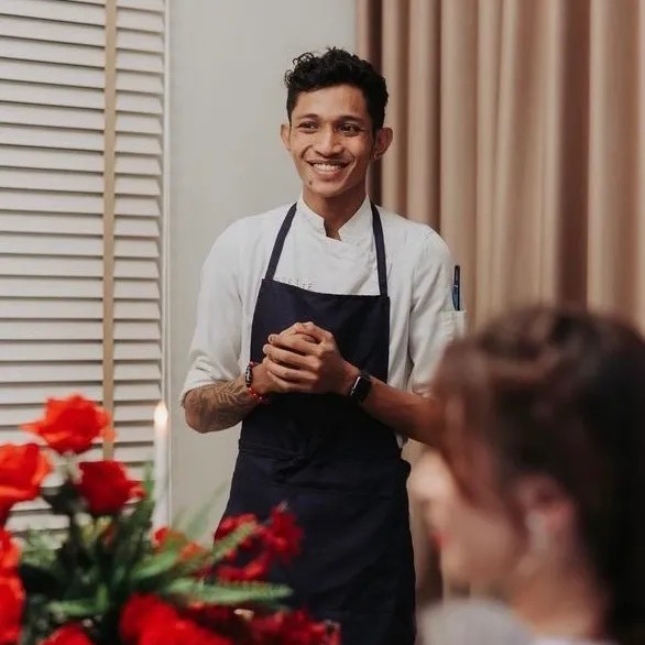 Image alt description