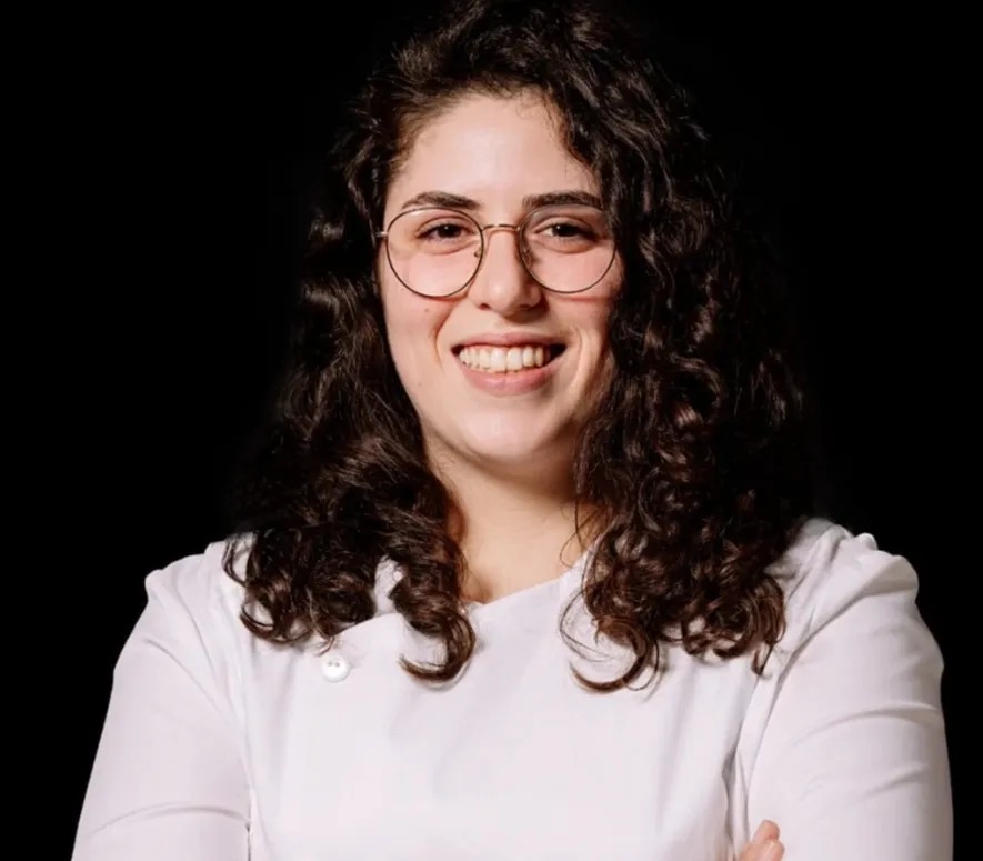 Image alt description