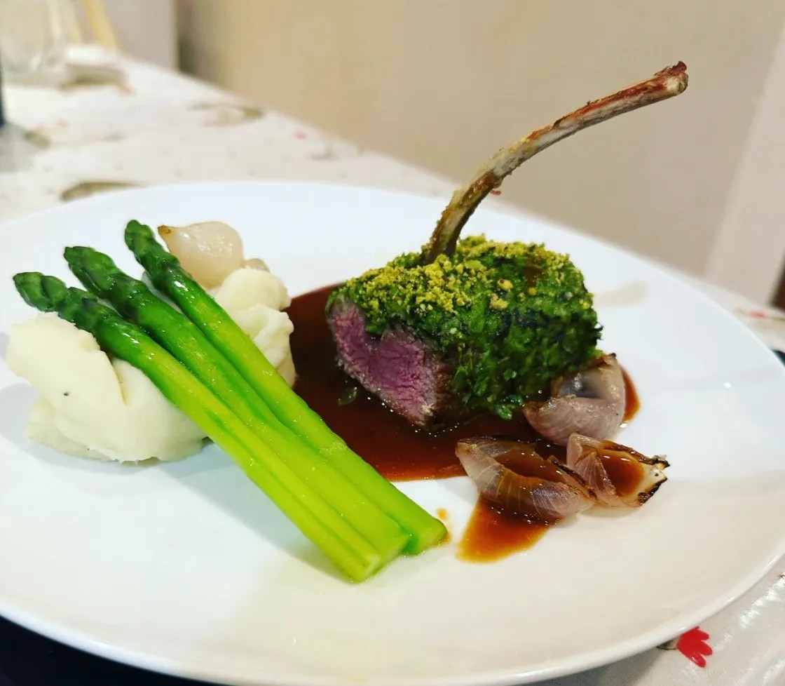 Image alt description