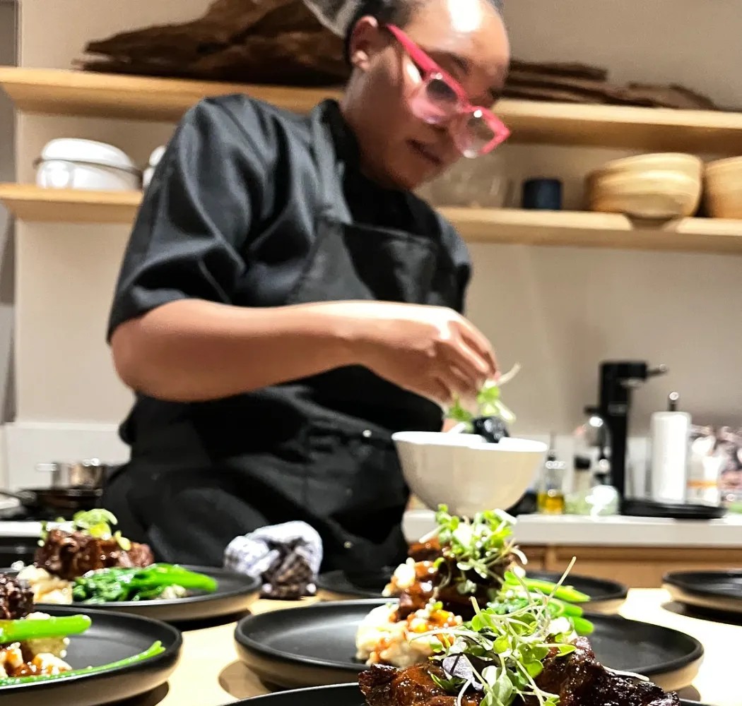 Image alt description