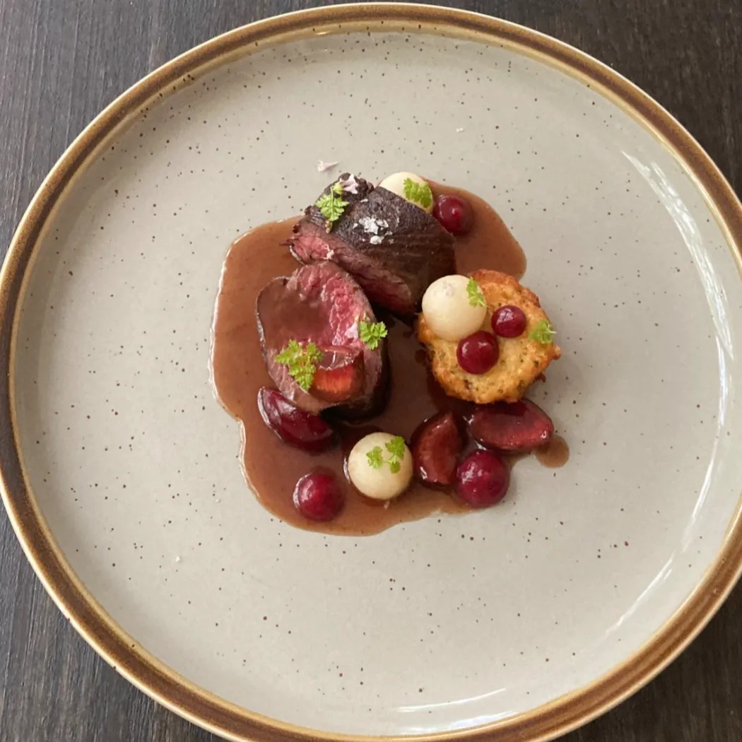 Image alt description