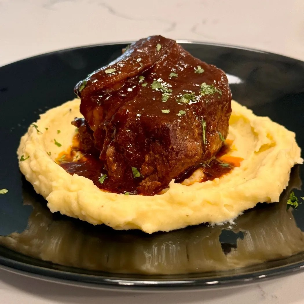 Image alt description