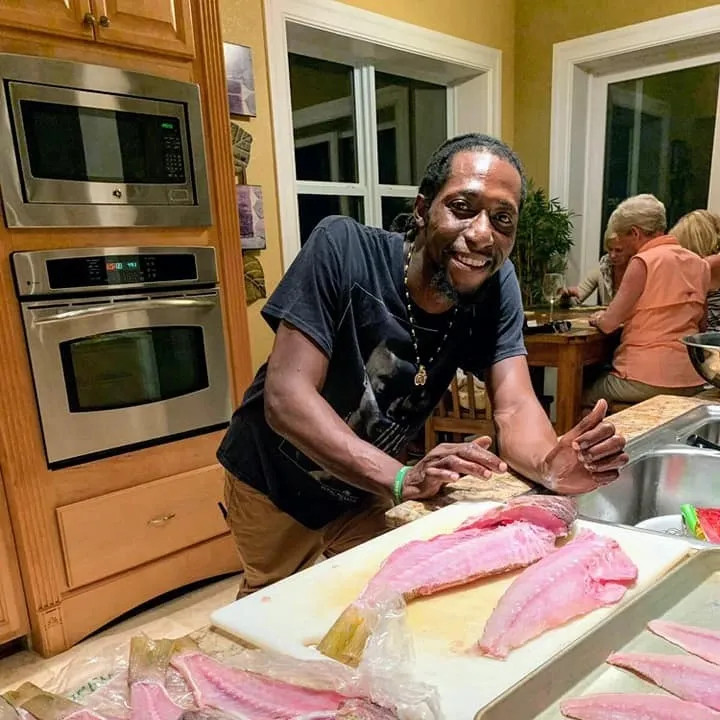 Image alt description