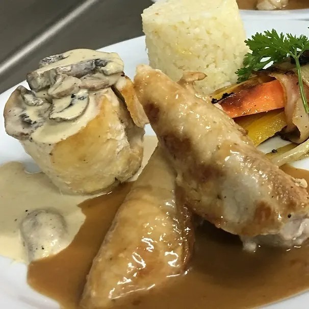 Image alt description