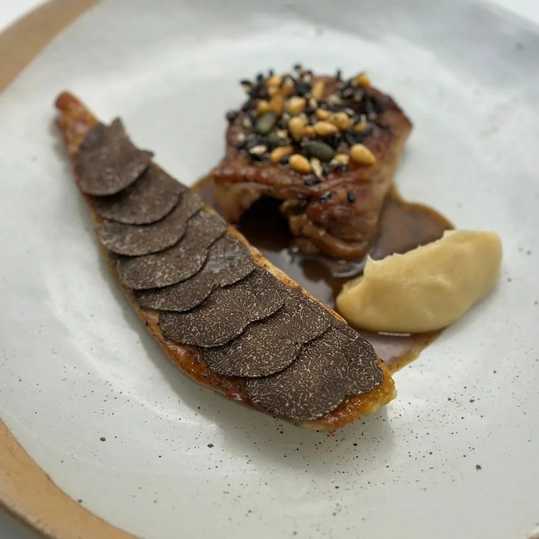 Image alt description