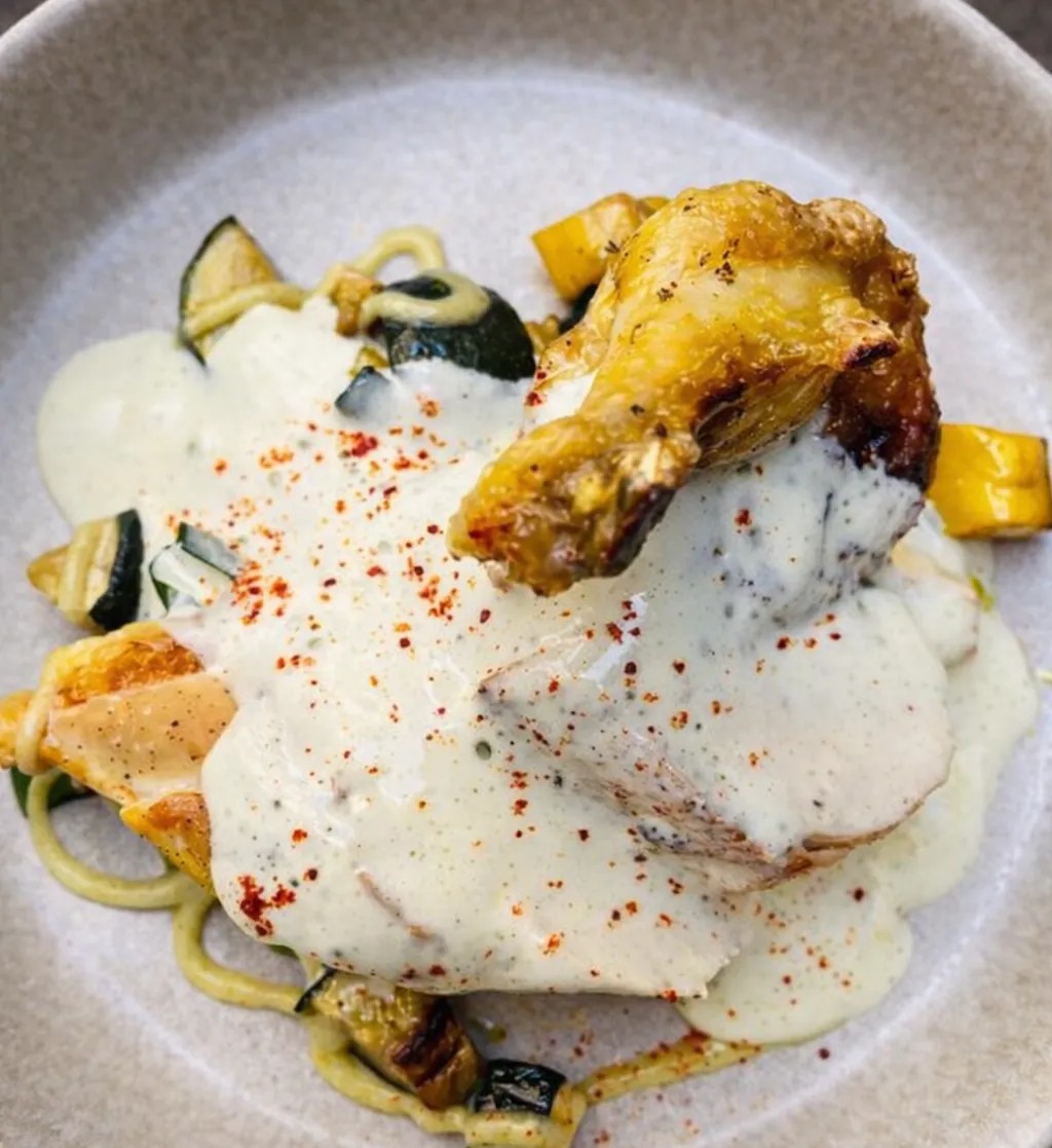 Image alt description