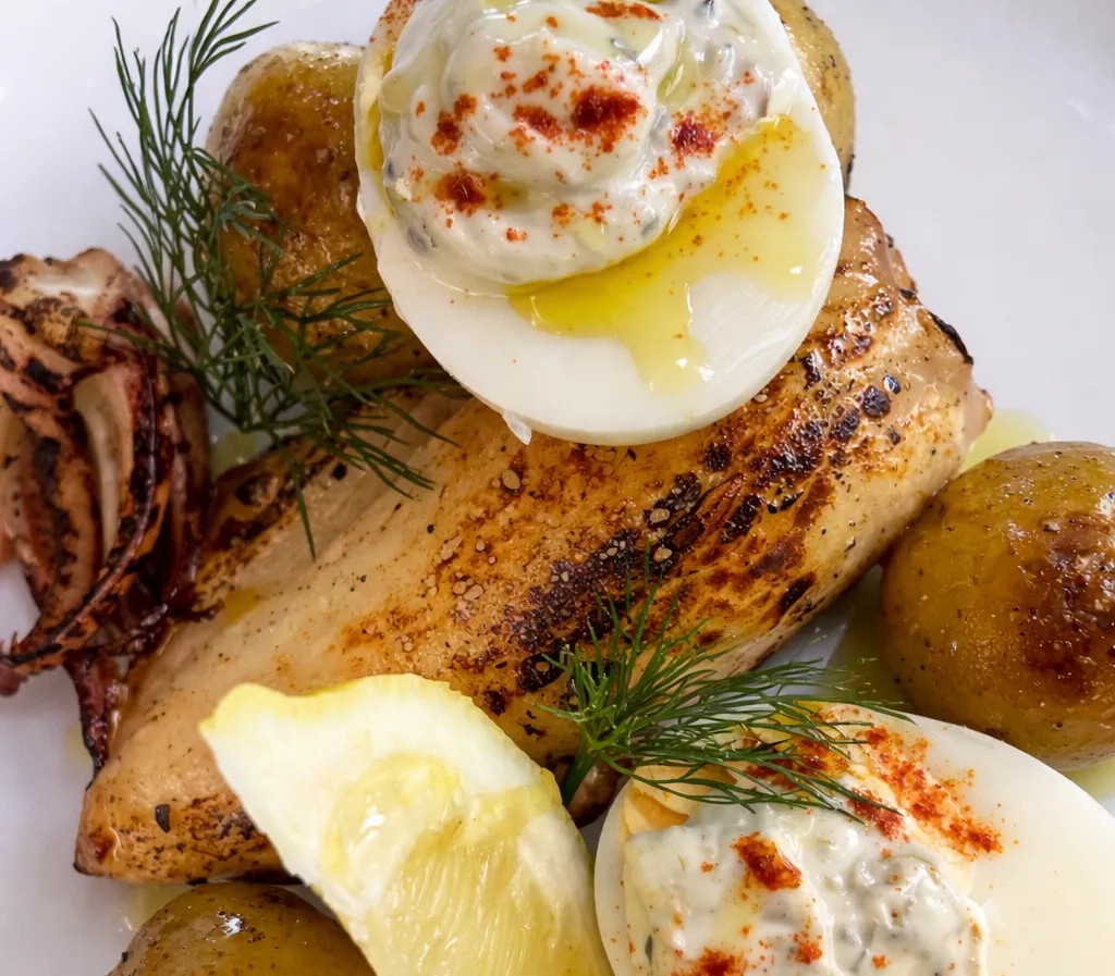 Image alt description