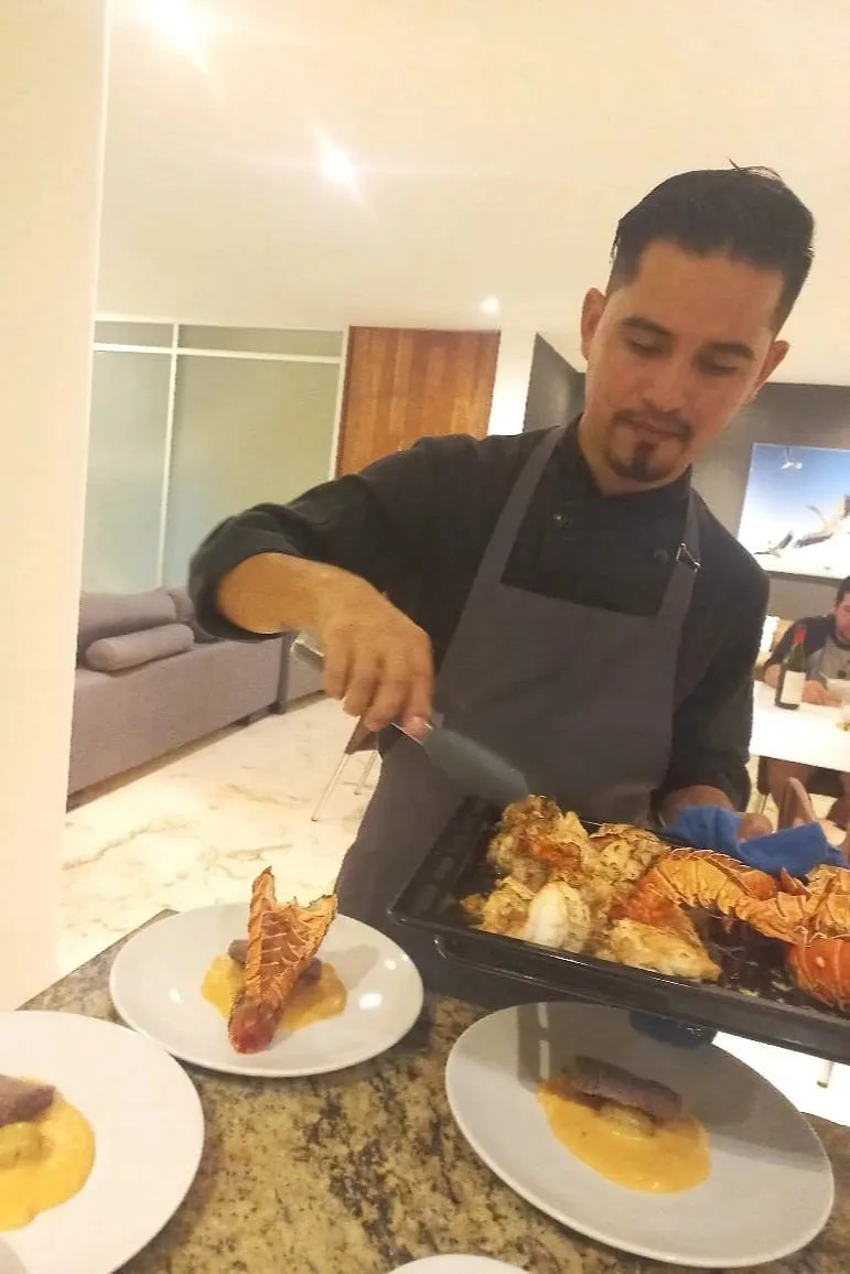 Image alt description