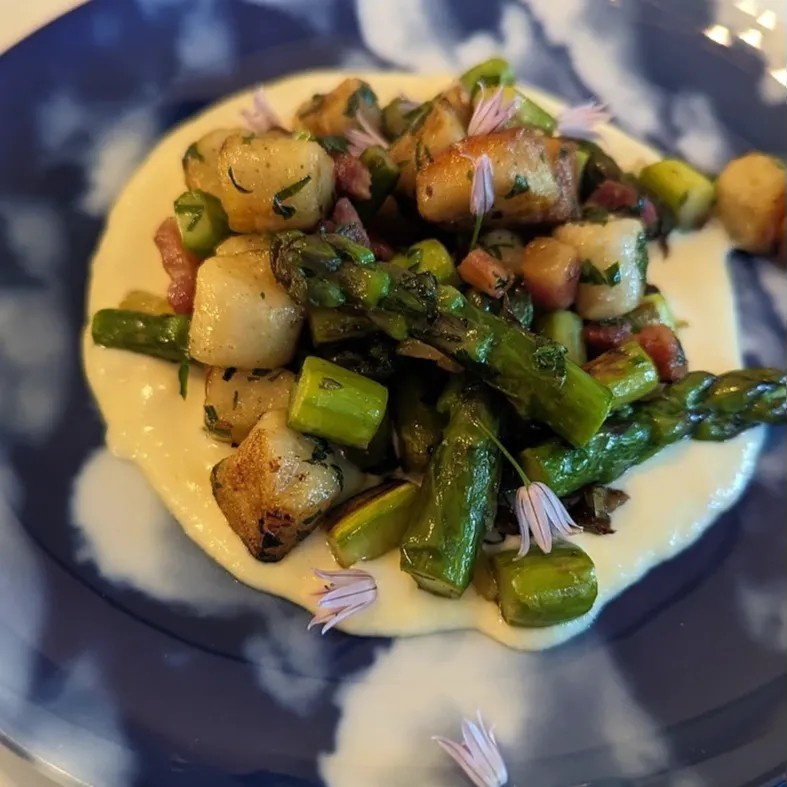 Image alt description