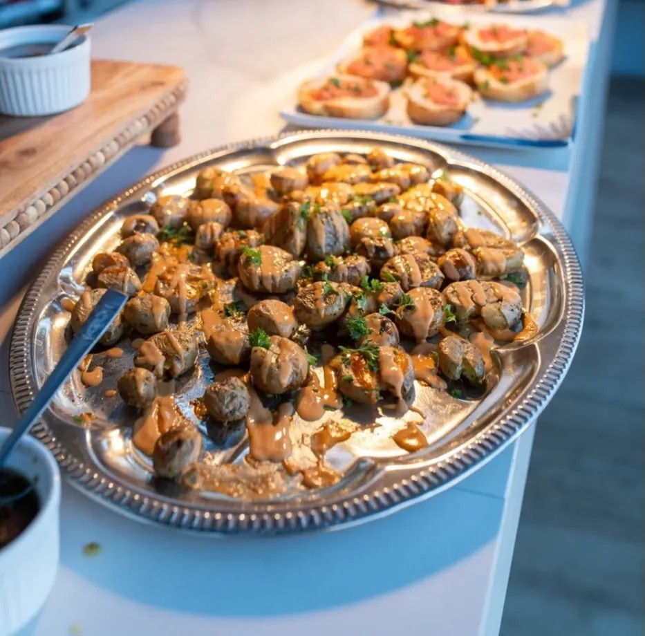 Image alt description