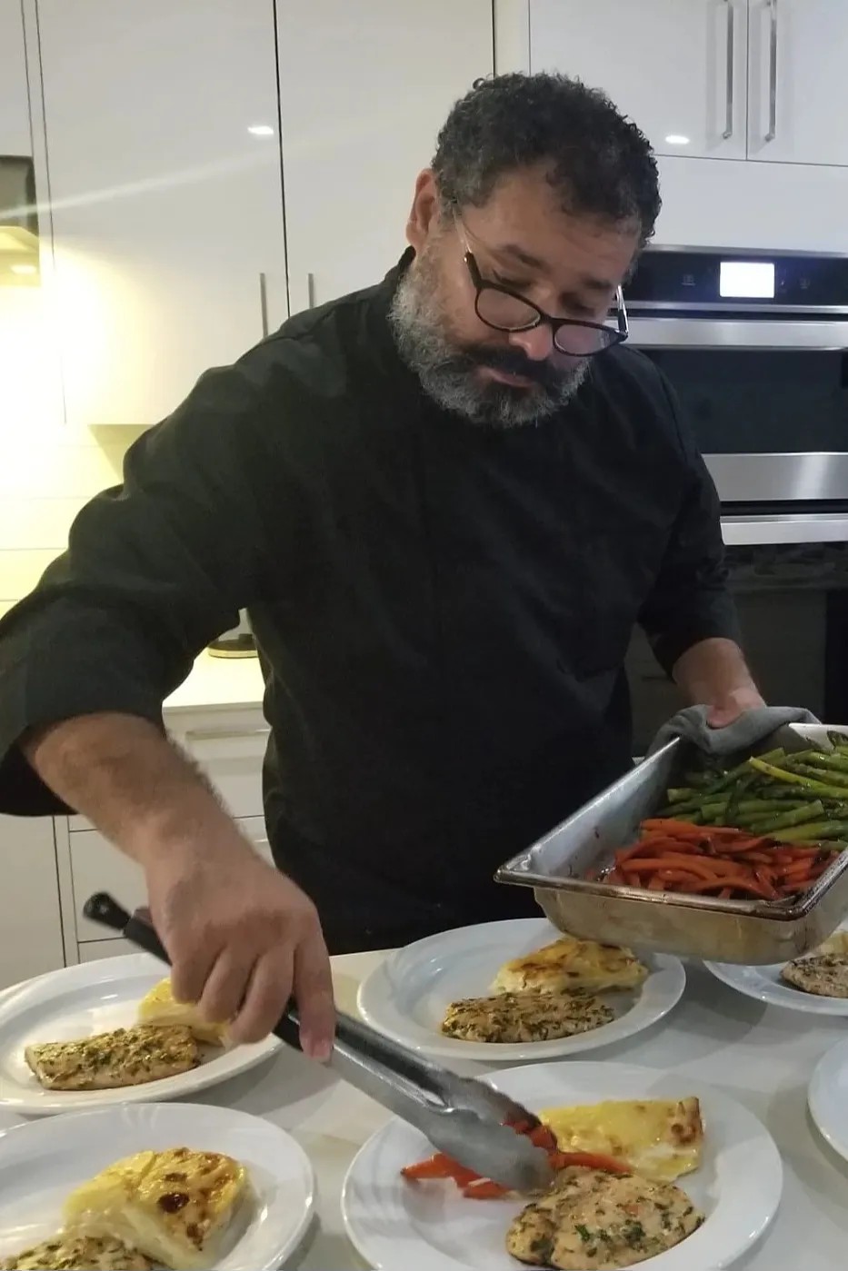 Image alt description