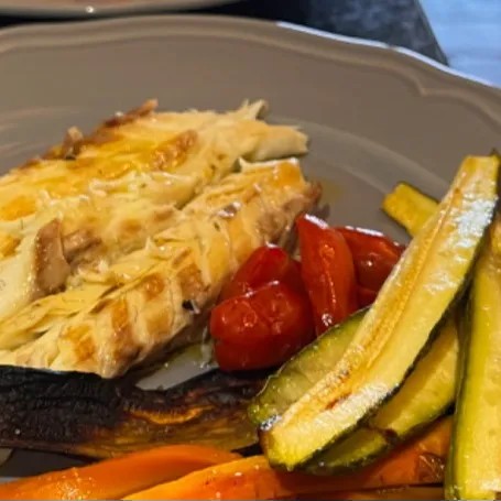 Image alt description