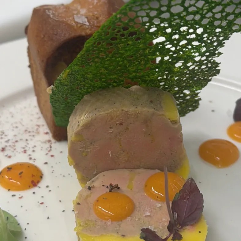 Image alt description