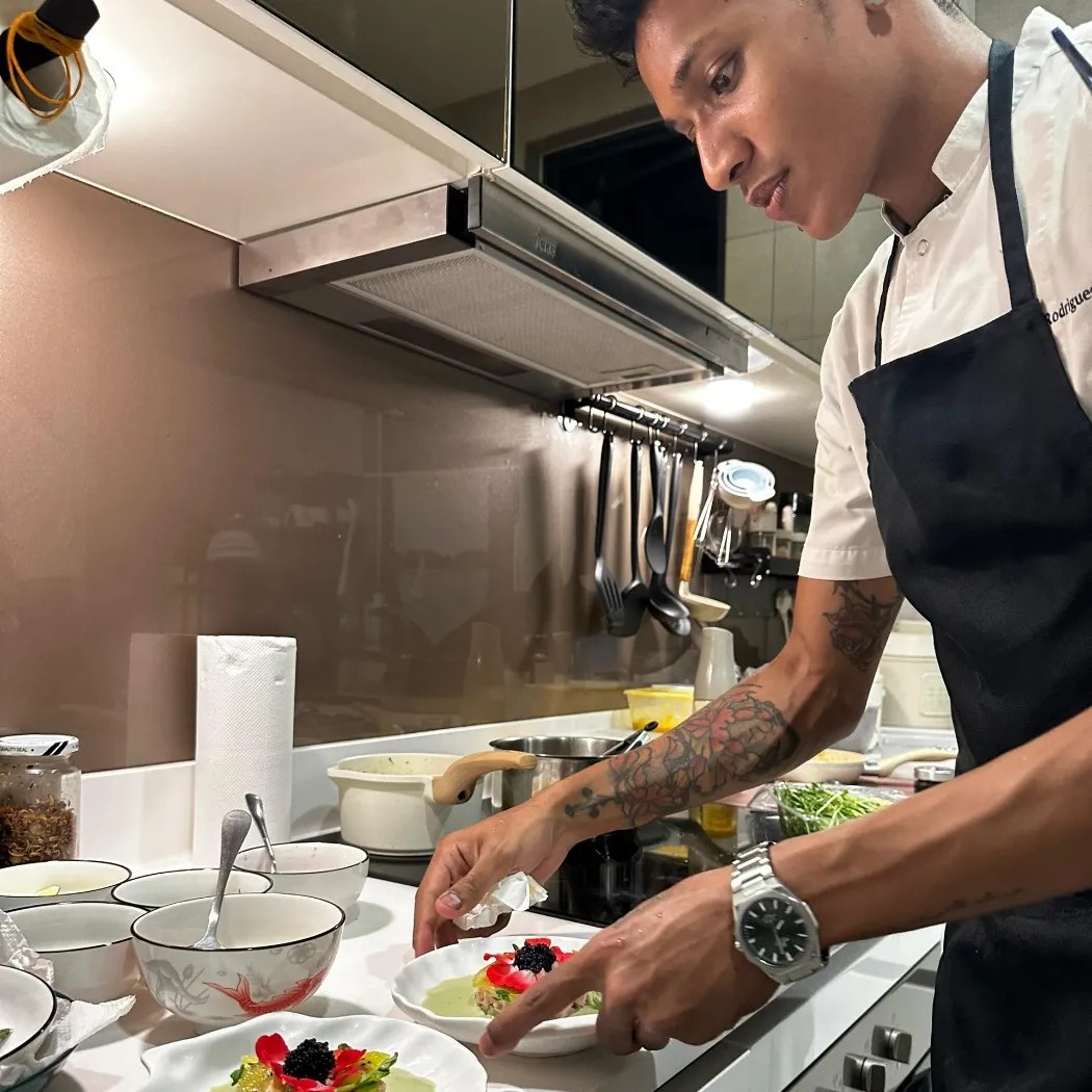 Image alt description