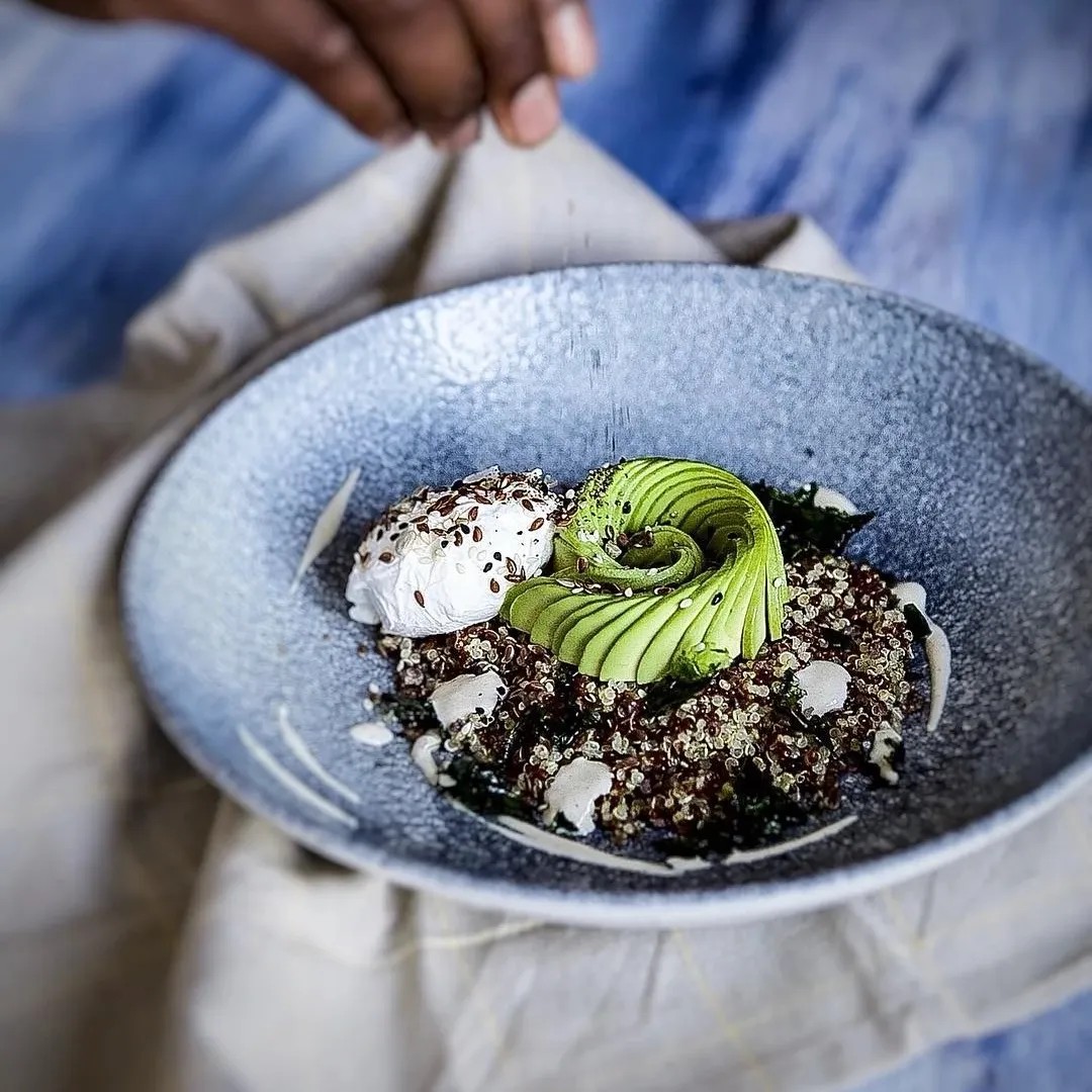 Image alt description