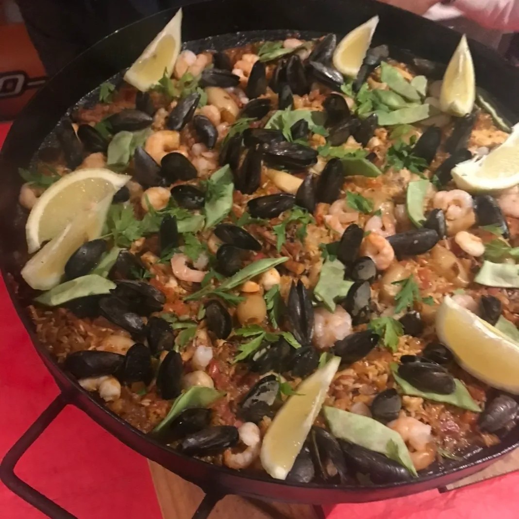 Image alt description