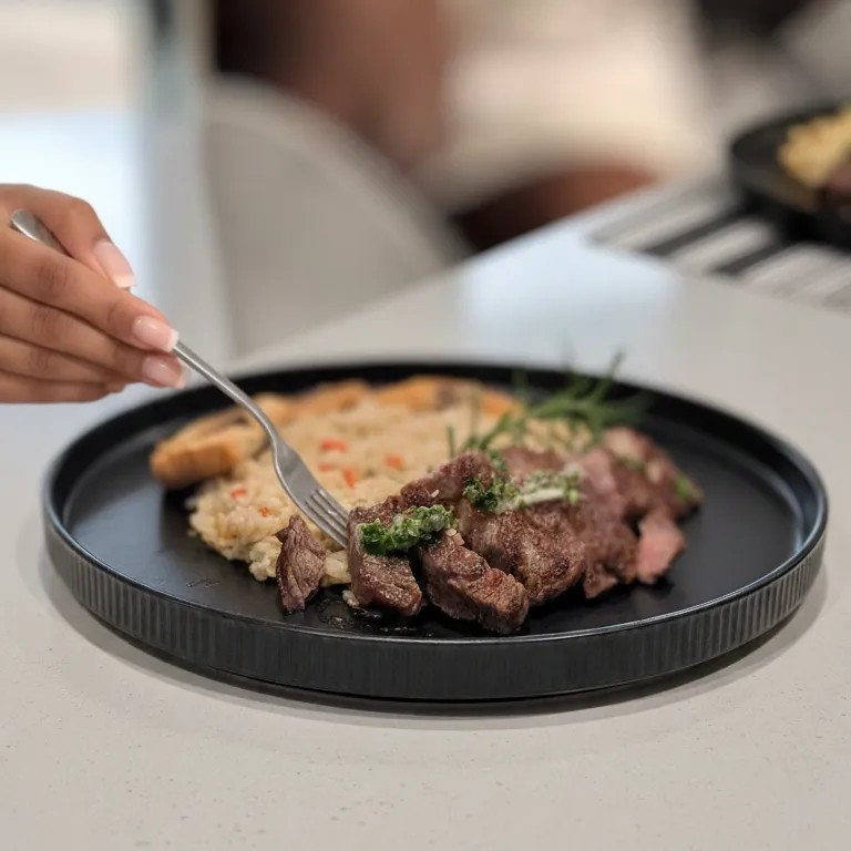 Image alt description