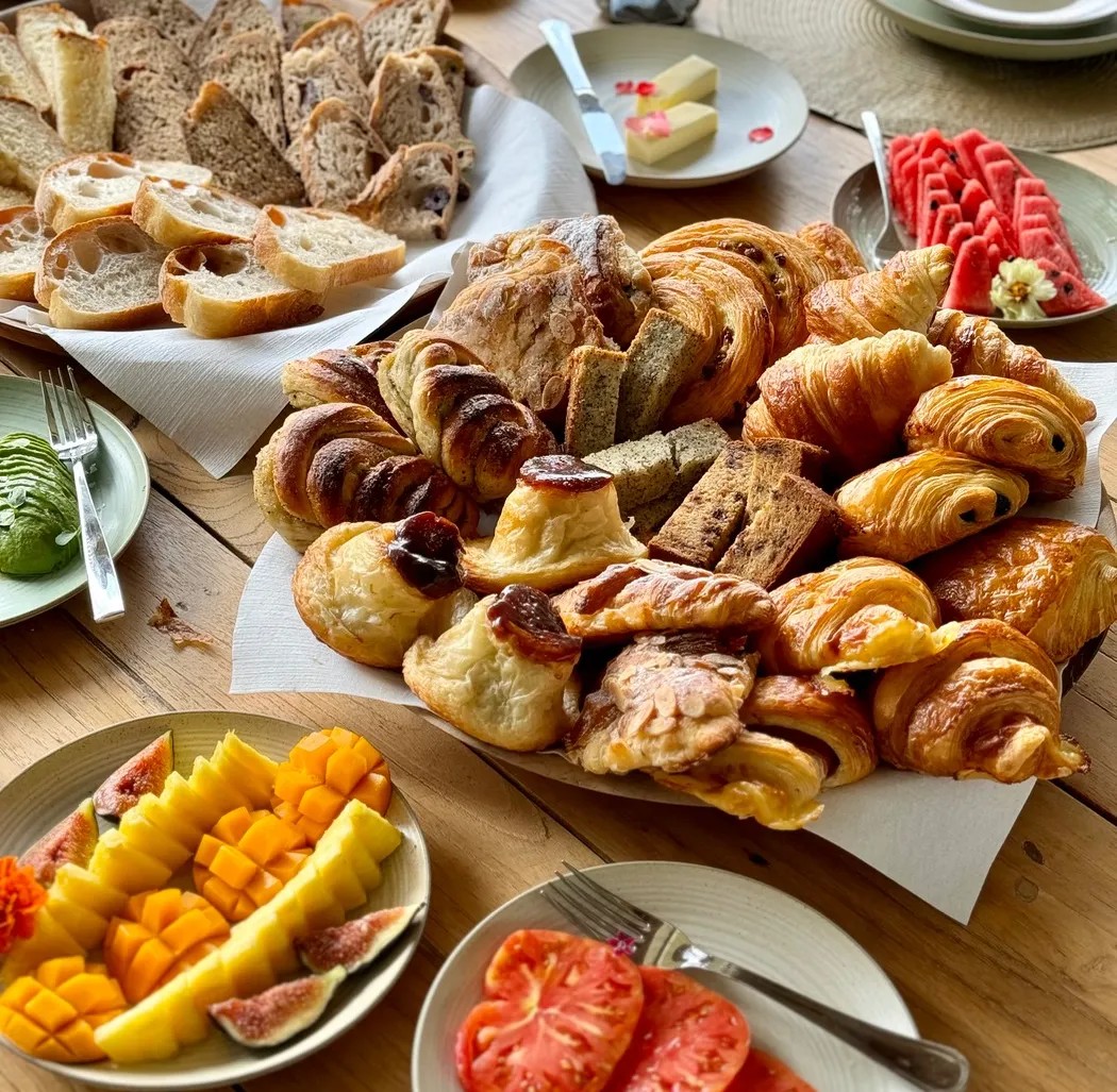 Image alt description