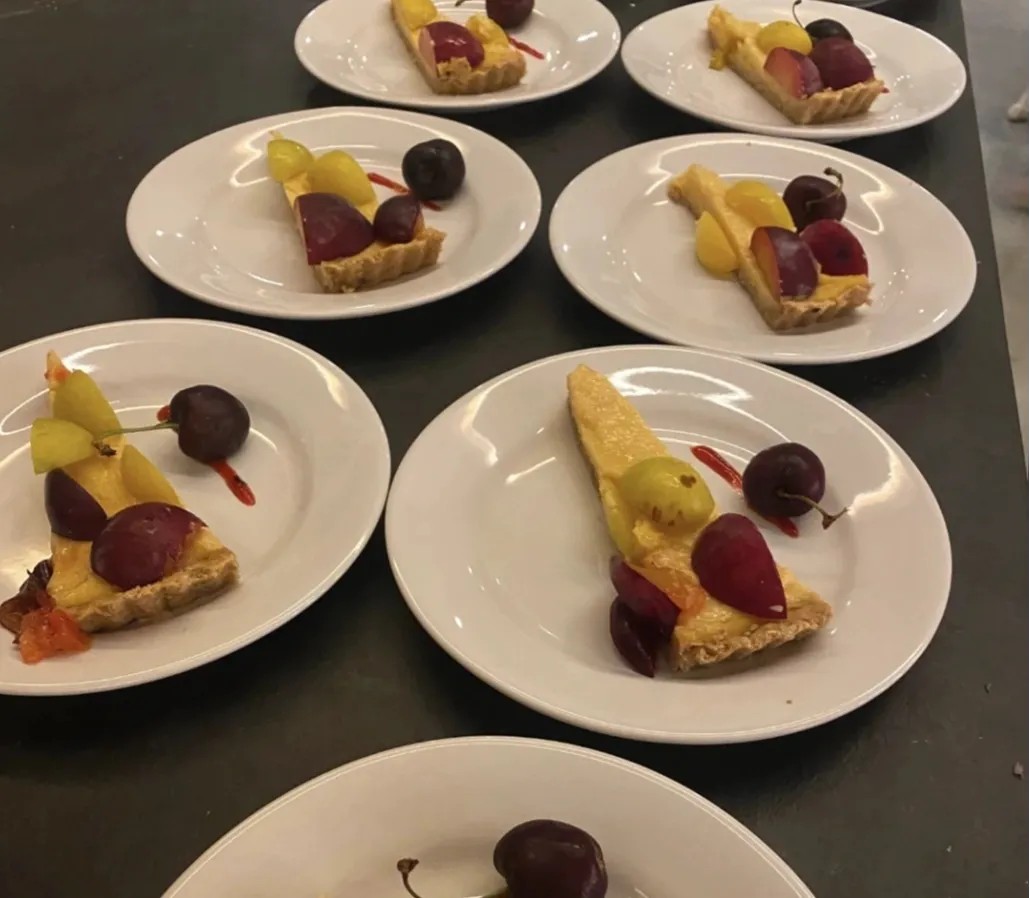 Image alt description