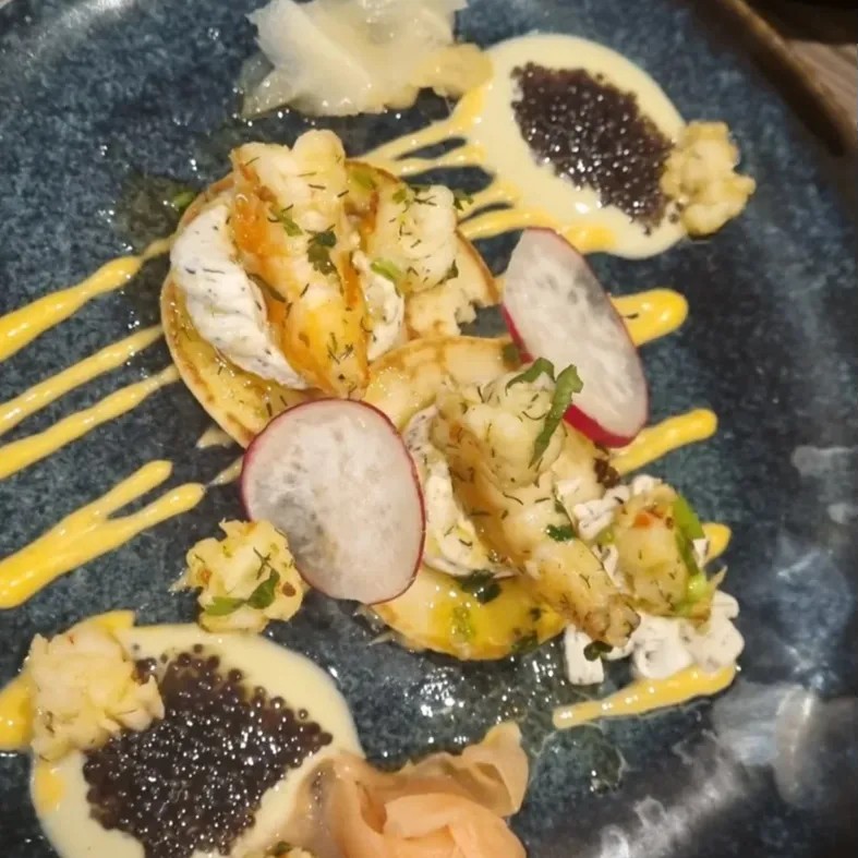 Image alt description