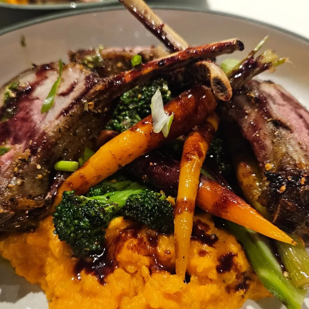 Image alt description