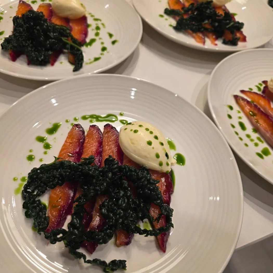 Image alt description