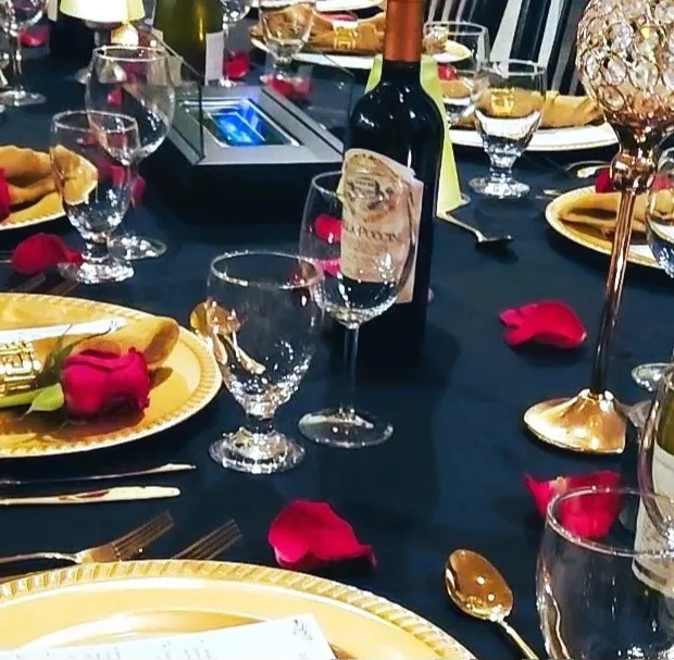 Image alt description