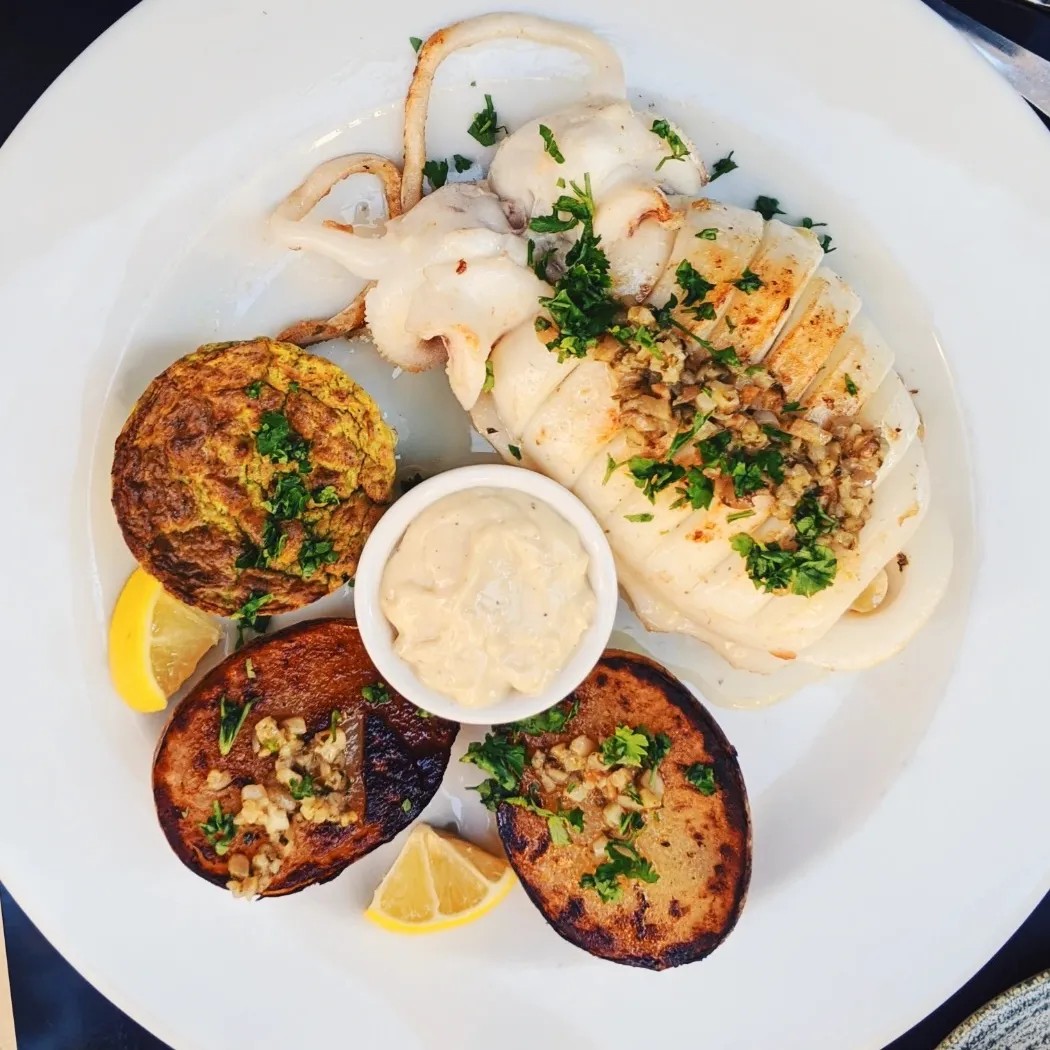 Image alt description