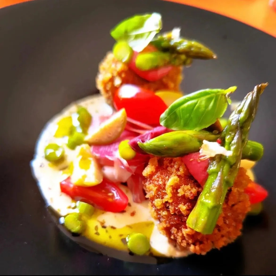 Image alt description