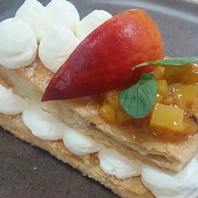 Image alt description