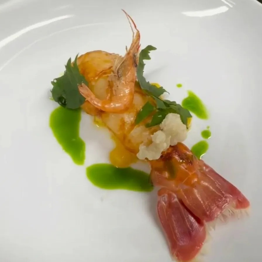 Image alt description