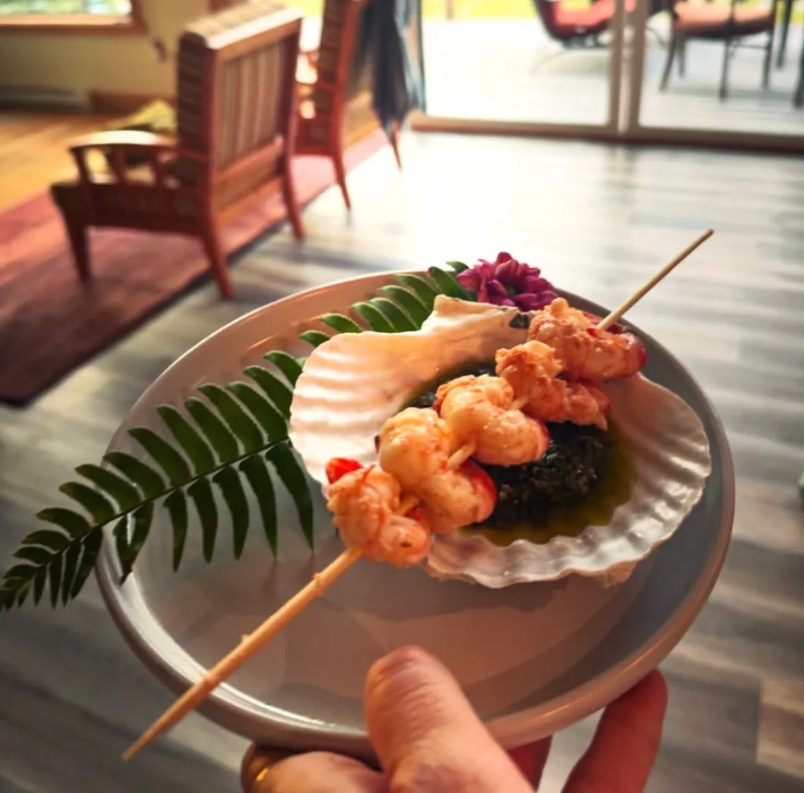 Image alt description