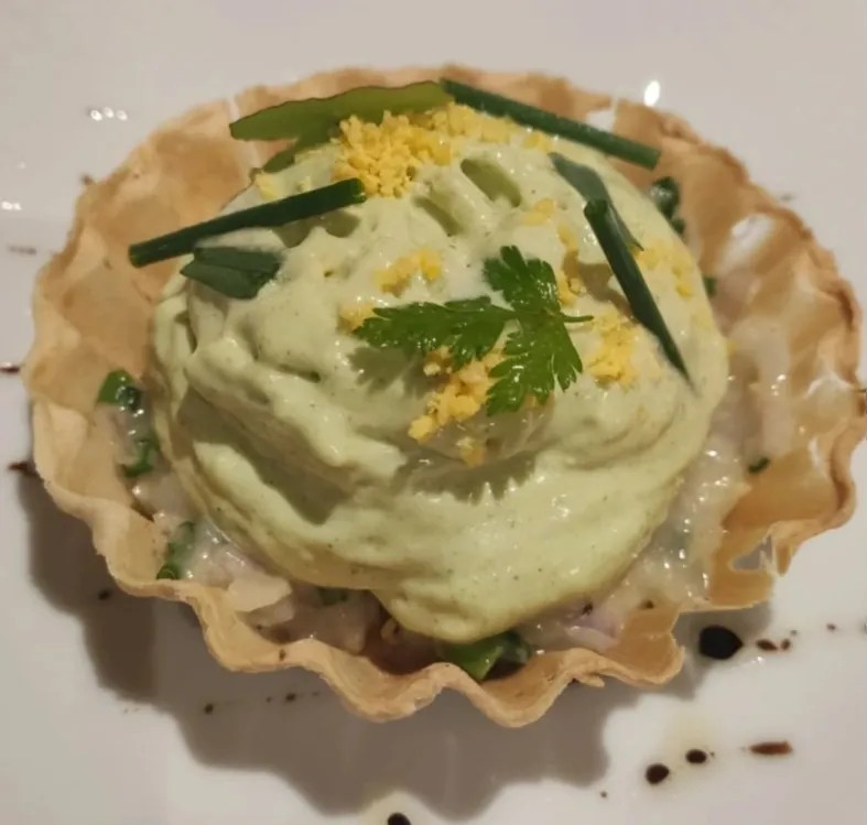 Image alt description