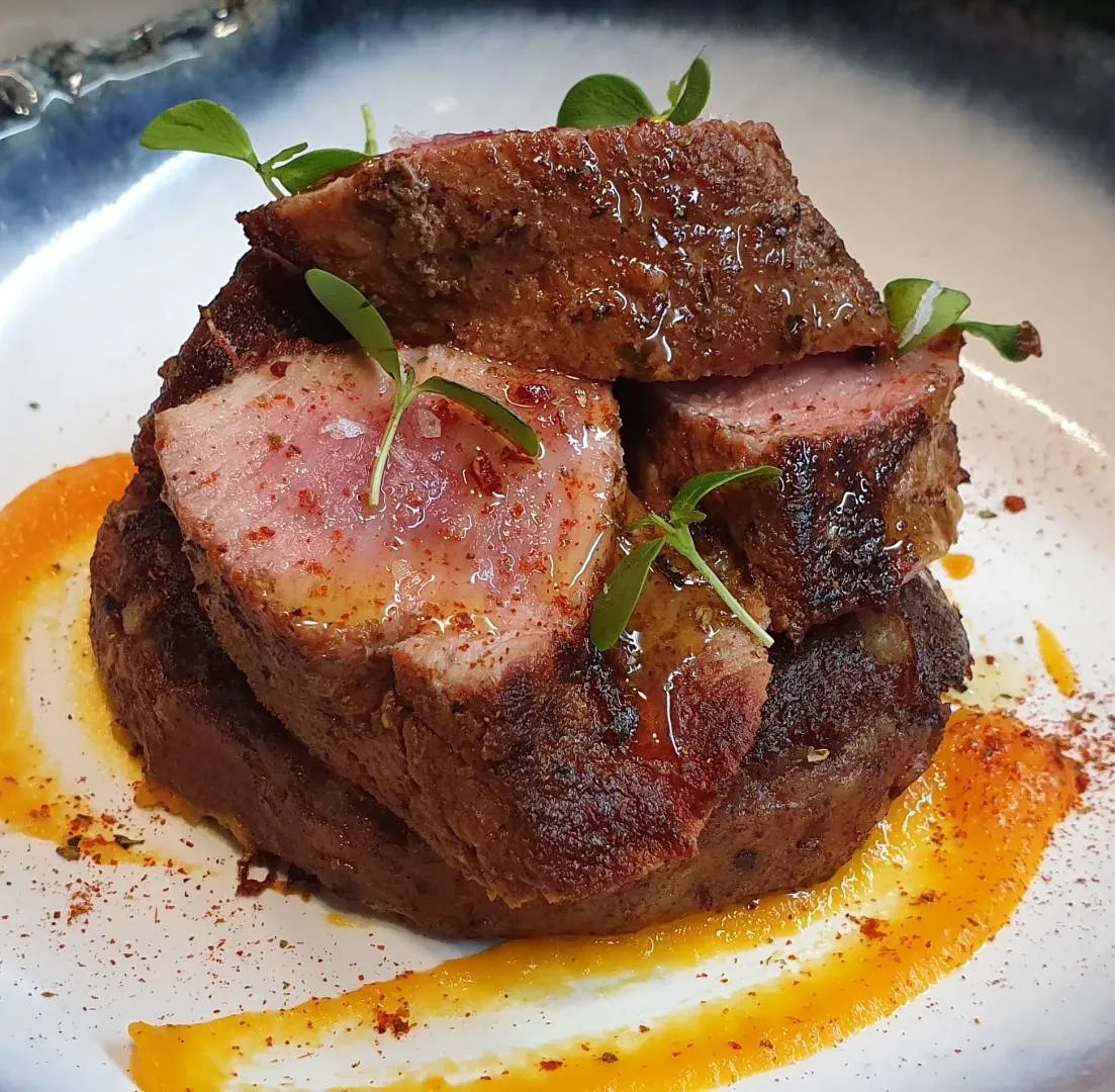 Image alt description