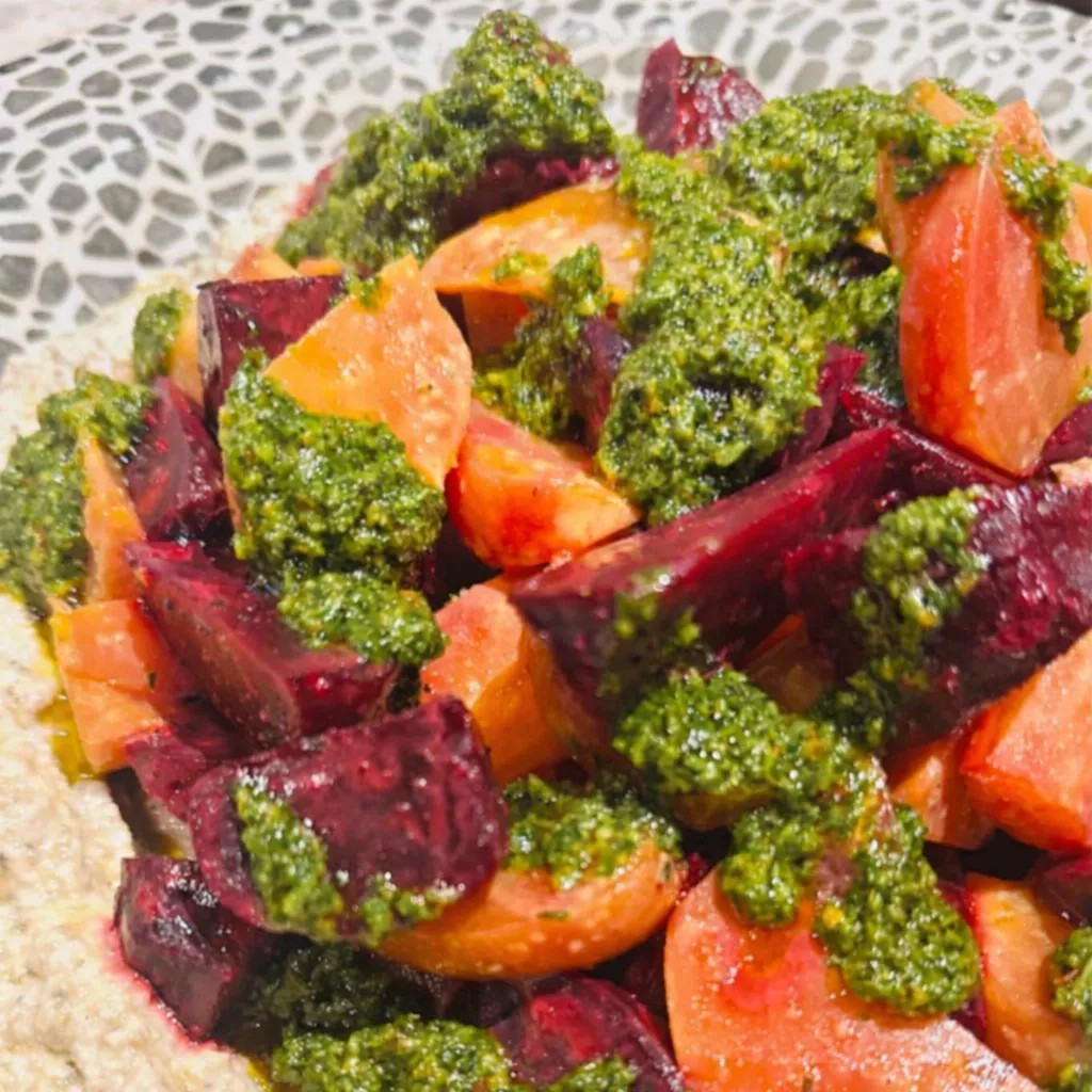 Image alt description