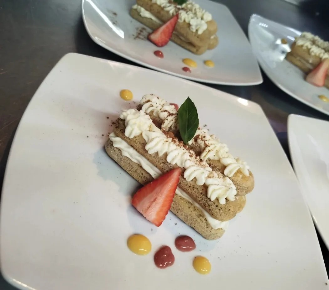 Image alt description