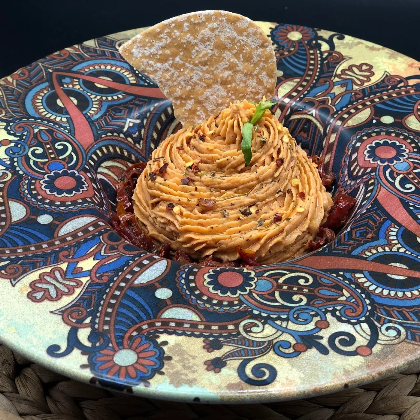 Image alt description