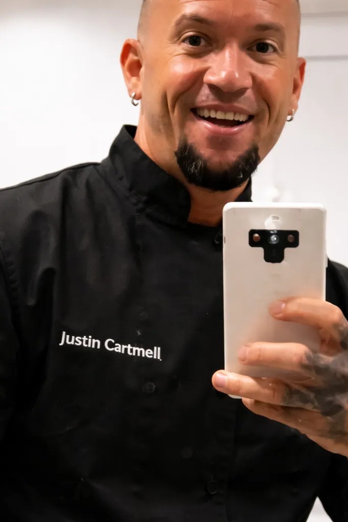 Image alt description