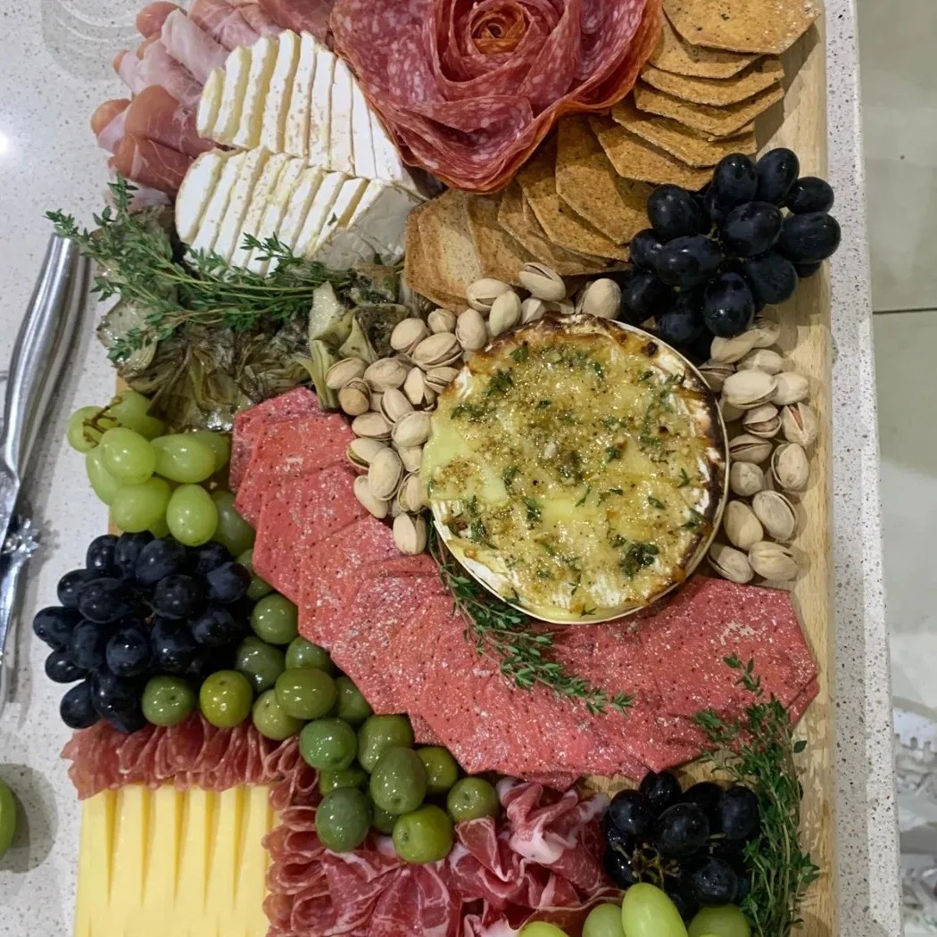 Image alt description