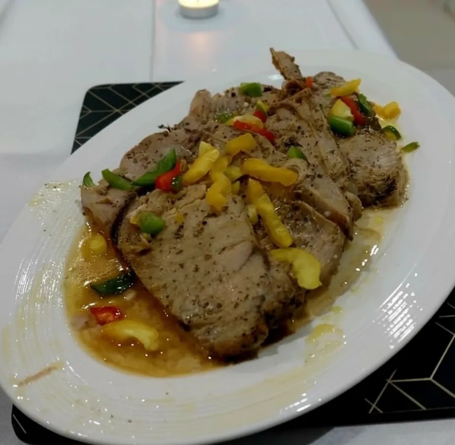 Image alt description