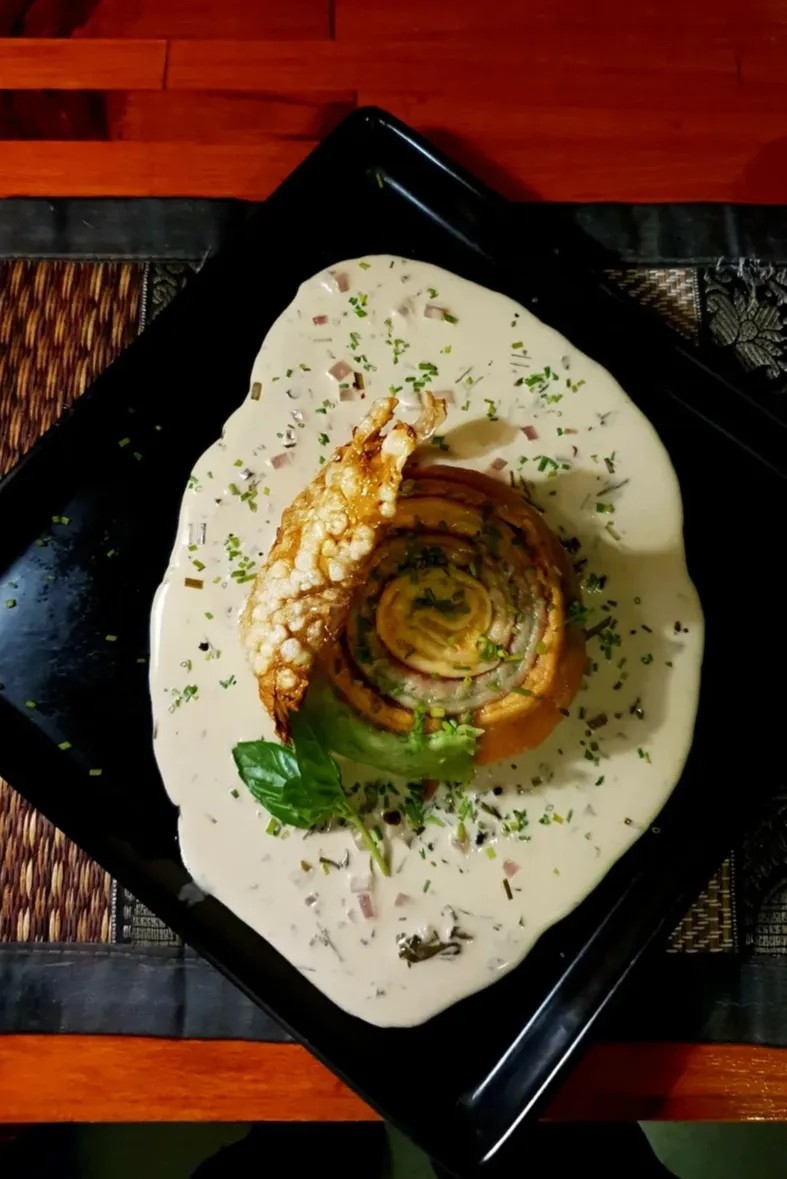 Image alt description