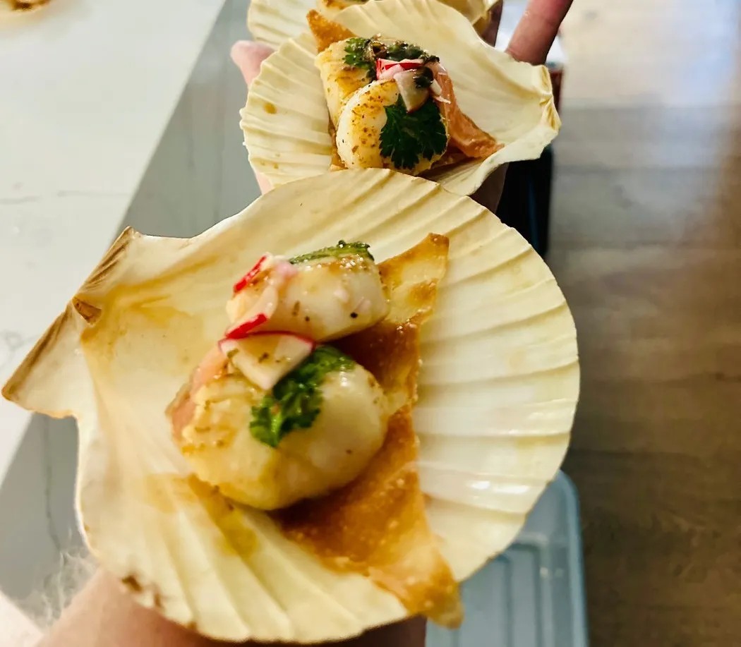 Image alt description