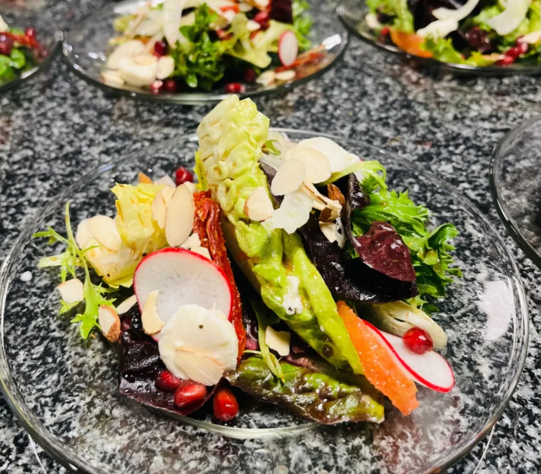 Image alt description