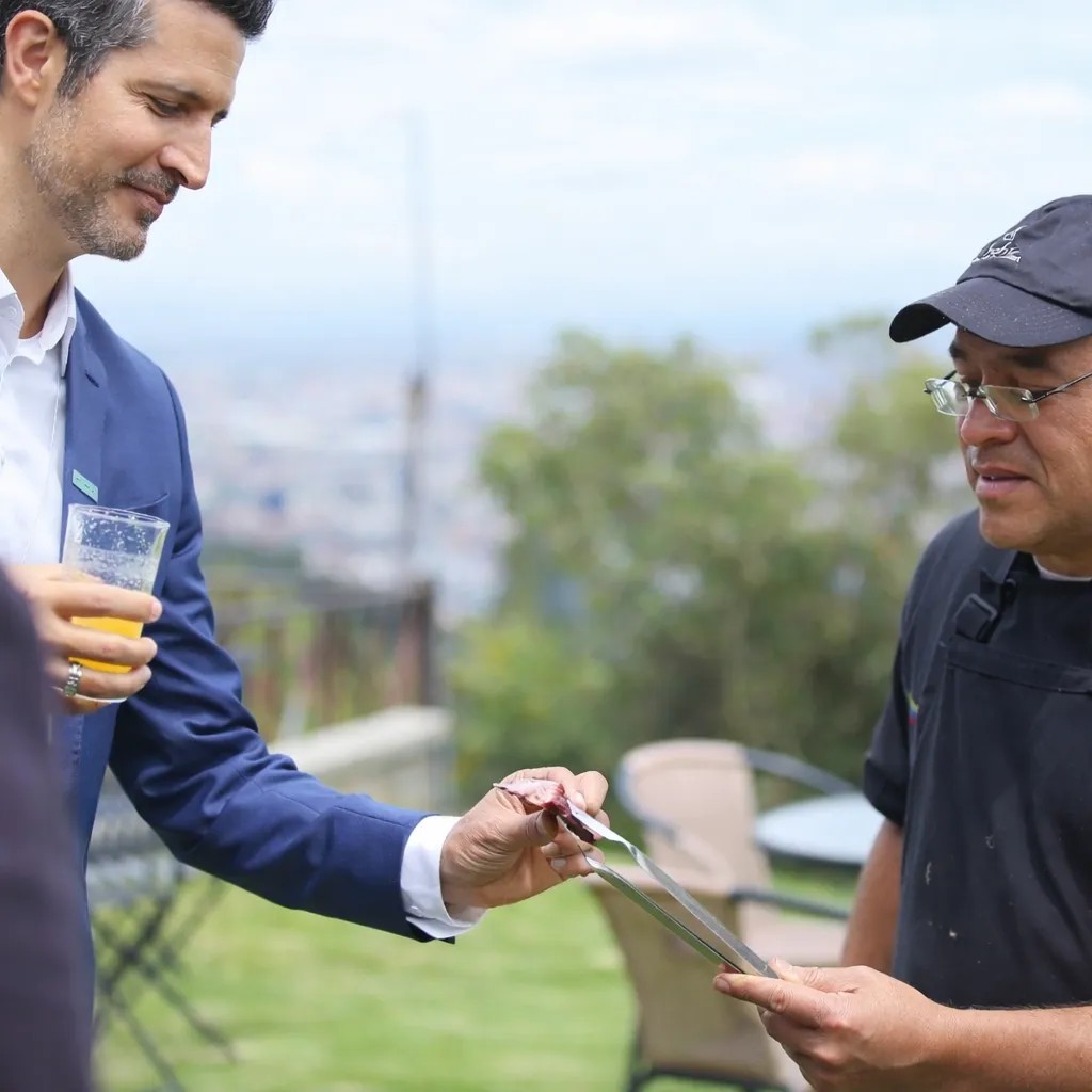 Image alt description